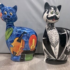2 Turvo authentic vintage cats